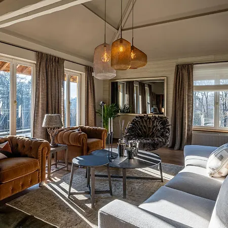 De Luxe Le Balmoral 30a *